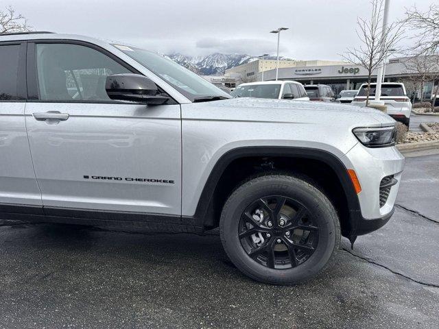 new 2025 Jeep Grand Cherokee car, priced at $42,613