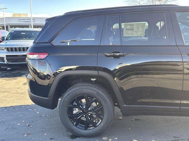 new 2025 Jeep Grand Cherokee car, priced at $42,614