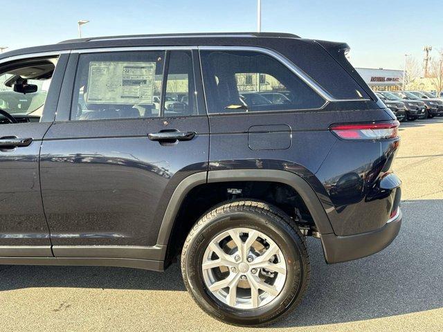 new 2024 Jeep Grand Cherokee car, priced at $41,850