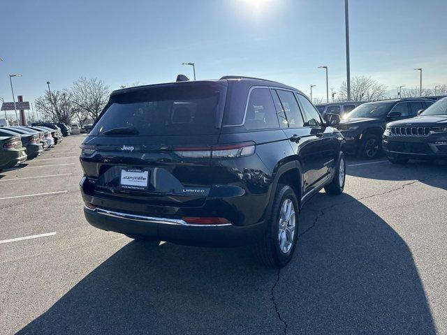 new 2024 Jeep Grand Cherokee car, priced at $42,379