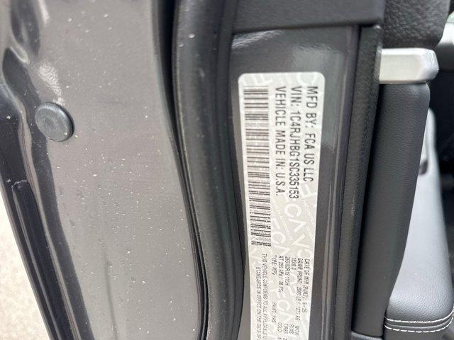 new 2025 Jeep Grand Cherokee car, priced at $49,437