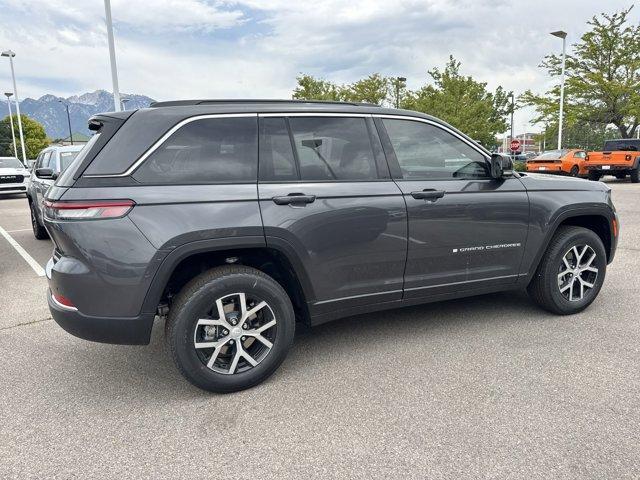 new 2025 Jeep Grand Cherokee car, priced at $49,437