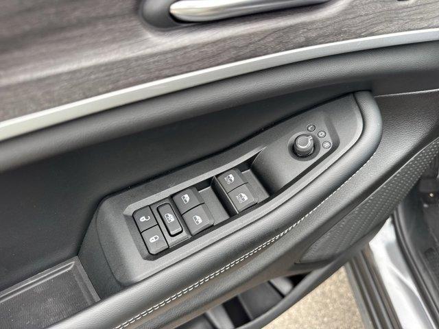 new 2025 Jeep Grand Cherokee car, priced at $49,437