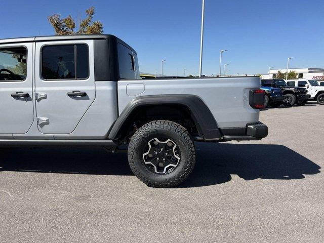 new 2022 Jeep Gladiator car, priced at $49,990