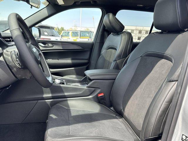 new 2025 Jeep Grand Cherokee car, priced at $47,056