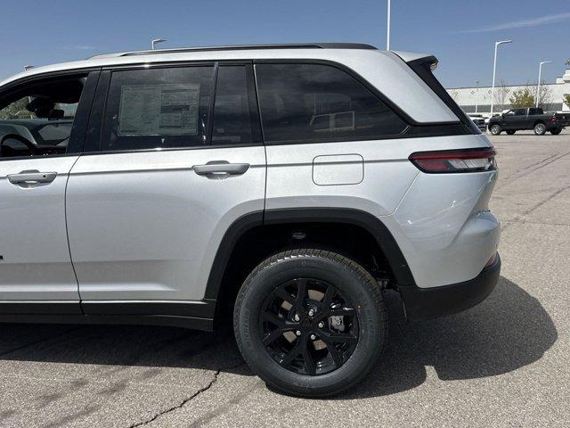 new 2025 Jeep Grand Cherokee car, priced at $47,056