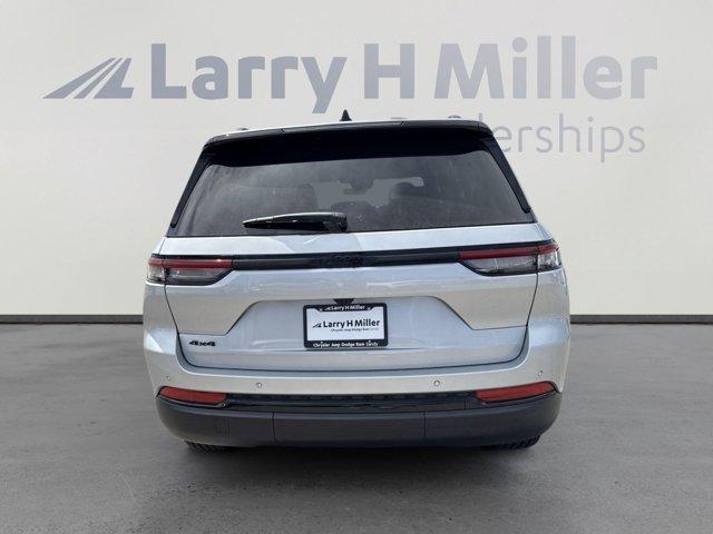 new 2025 Jeep Grand Cherokee car, priced at $47,056