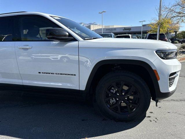 new 2025 Jeep Grand Cherokee car, priced at $46,930