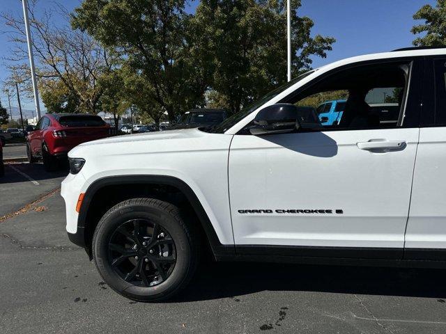 new 2025 Jeep Grand Cherokee car, priced at $45,578