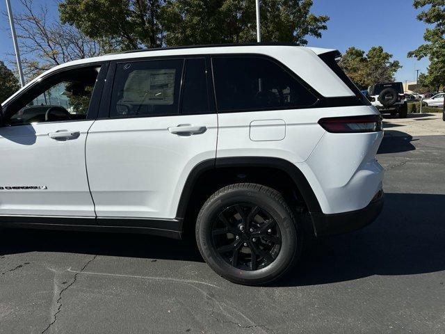 new 2025 Jeep Grand Cherokee car, priced at $46,930