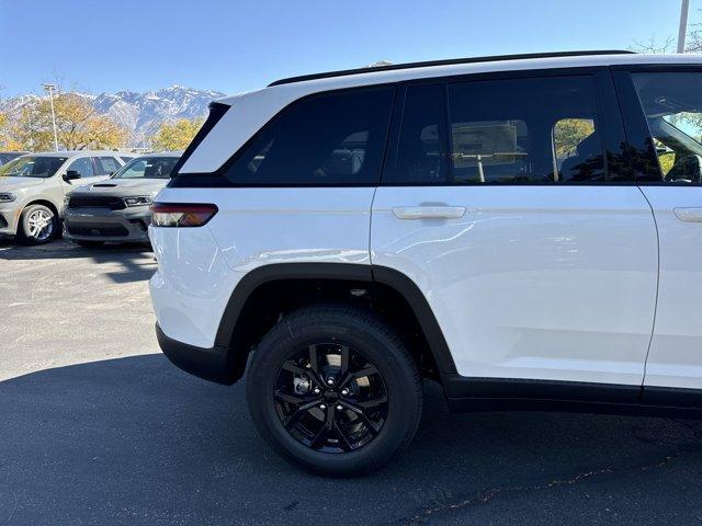 new 2025 Jeep Grand Cherokee car, priced at $46,930