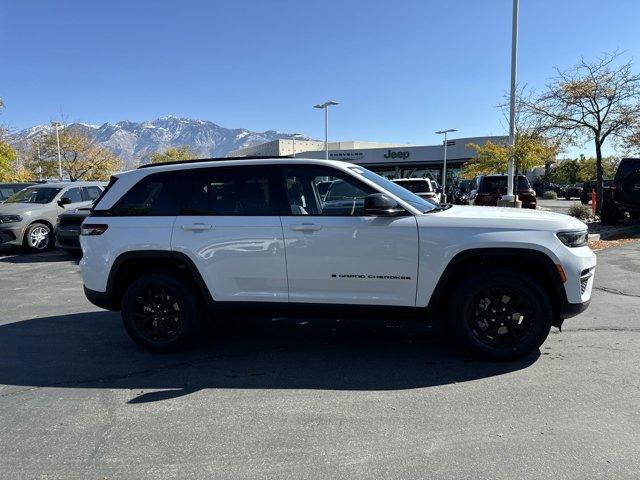 new 2025 Jeep Grand Cherokee car, priced at $46,930