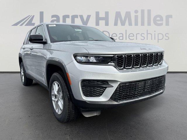 new 2025 Jeep Grand Cherokee car, priced at $37,799