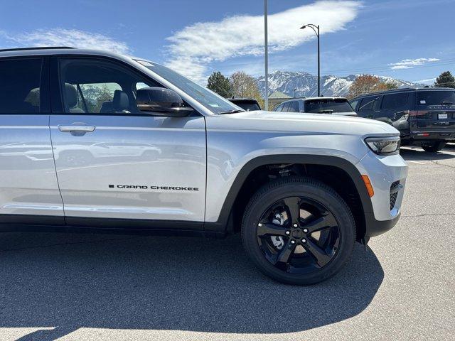 new 2024 Jeep Grand Cherokee car, priced at $41,485