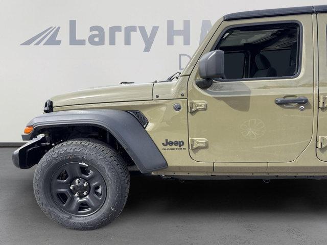 new 2025 Jeep Gladiator car, priced at $42,157