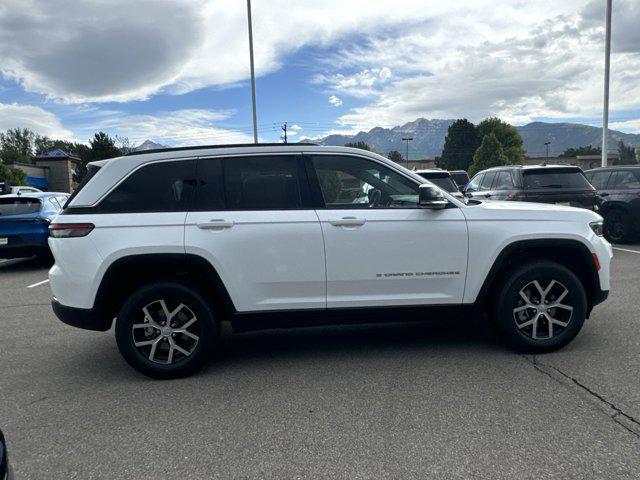 new 2024 Jeep Grand Cherokee car, priced at $39,196