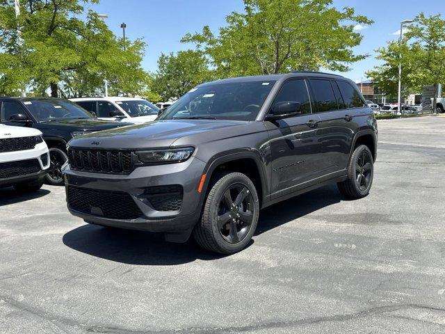 new 2025 Jeep Grand Cherokee car, priced at $40,650