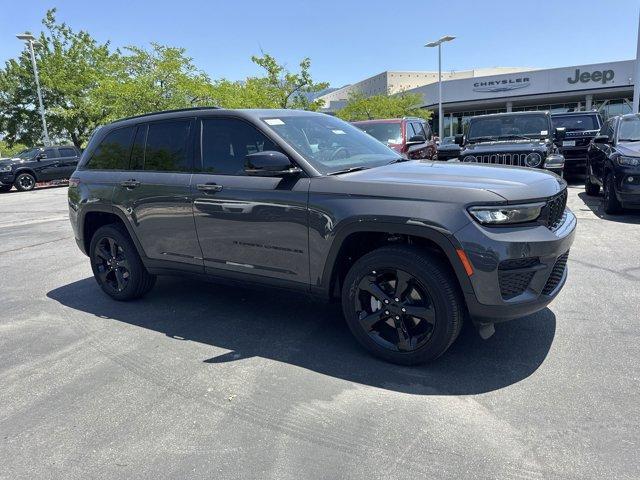 new 2025 Jeep Grand Cherokee car, priced at $40,650