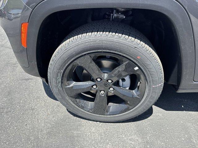 new 2025 Jeep Grand Cherokee car, priced at $40,650