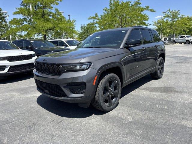 new 2025 Jeep Grand Cherokee car, priced at $40,650
