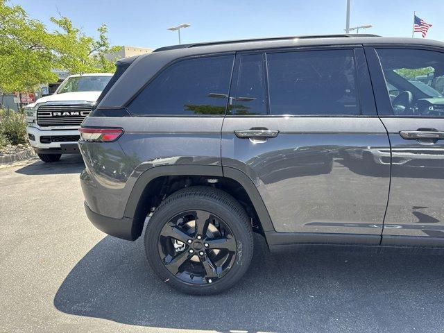 new 2025 Jeep Grand Cherokee car, priced at $40,650