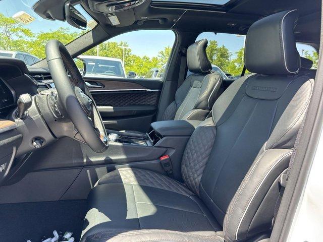 new 2025 Jeep Grand Cherokee car, priced at $55,595