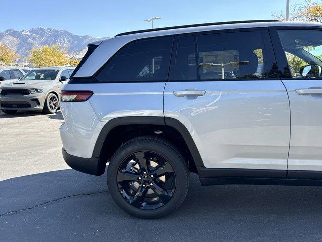 new 2025 Jeep Grand Cherokee car, priced at $49,515