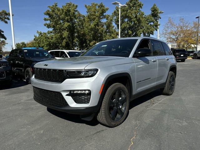 new 2025 Jeep Grand Cherokee car, priced at $49,515