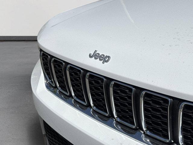new 2025 Jeep Grand Cherokee car, priced at $37,843