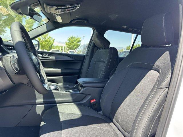 new 2025 Jeep Grand Cherokee car, priced at $37,843