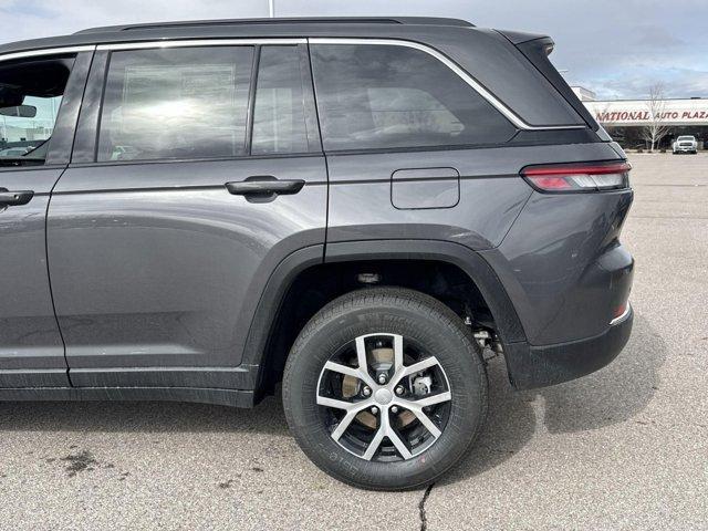 new 2025 Jeep Grand Cherokee car, priced at $43,772