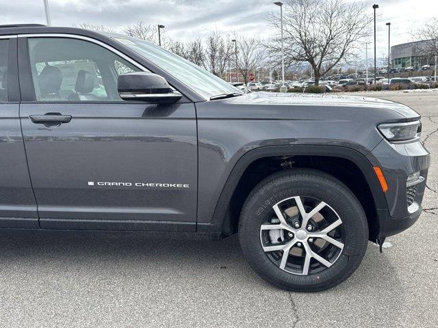 new 2025 Jeep Grand Cherokee car, priced at $43,772