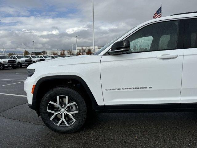 new 2025 Jeep Grand Cherokee L car, priced at $48,195