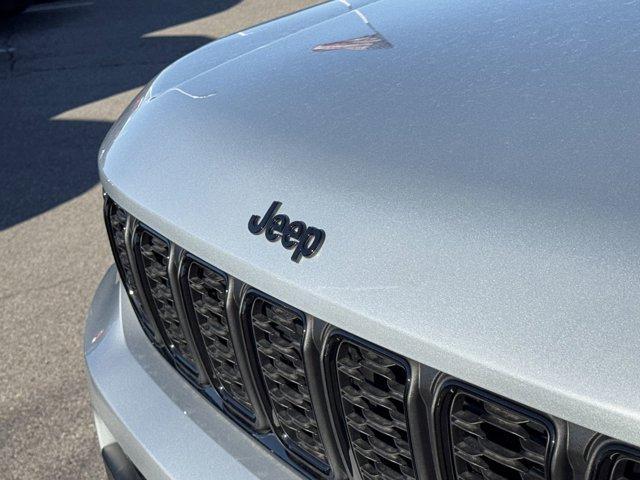 new 2025 Jeep Grand Cherokee L car, priced at $49,074