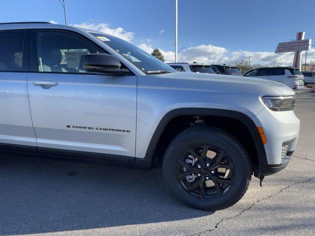 new 2025 Jeep Grand Cherokee L car, priced at $49,074