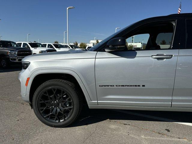 new 2025 Jeep Grand Cherokee car, priced at $69,725