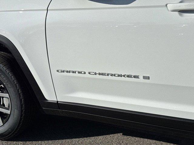 new 2025 Jeep Grand Cherokee car, priced at $43,237