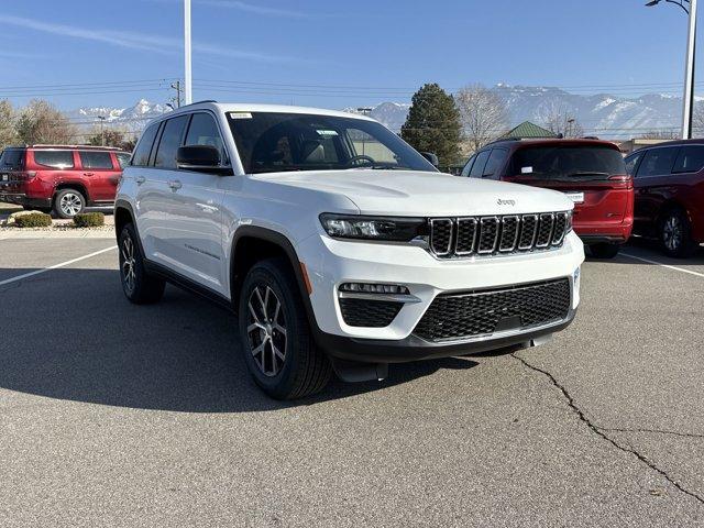 new 2025 Jeep Grand Cherokee car, priced at $45,237