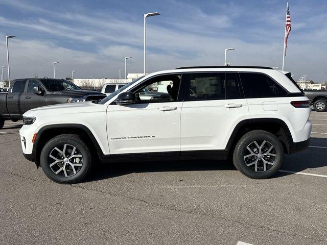 new 2025 Jeep Grand Cherokee car, priced at $45,237