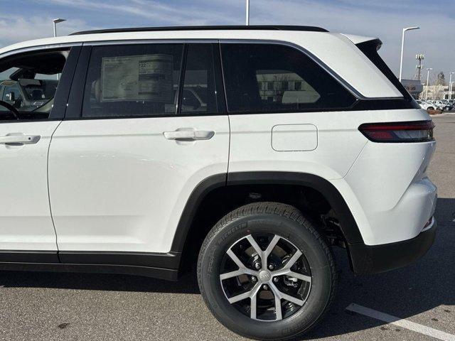 new 2025 Jeep Grand Cherokee car, priced at $43,237