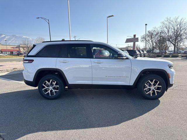 new 2025 Jeep Grand Cherokee car, priced at $45,237