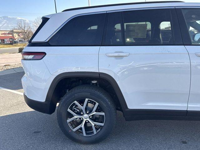 new 2025 Jeep Grand Cherokee car, priced at $45,237