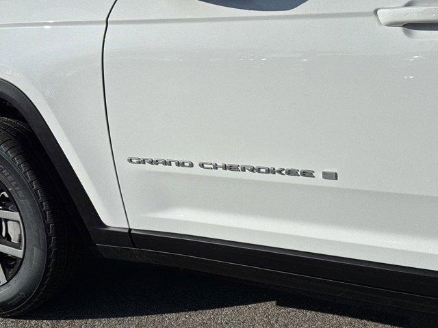 new 2025 Jeep Grand Cherokee car, priced at $45,237