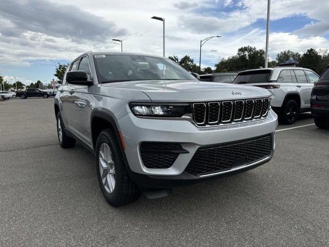 new 2024 Jeep Grand Cherokee car, priced at $36,500