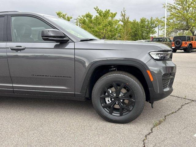 new 2025 Jeep Grand Cherokee car, priced at $43,705