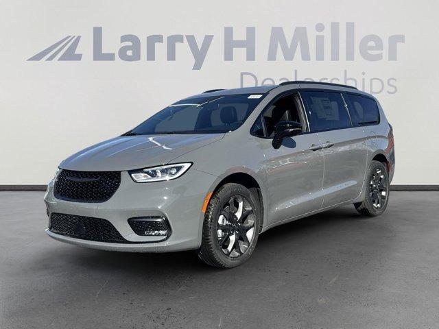 new 2025 Chrysler Pacifica car, priced at $50,811