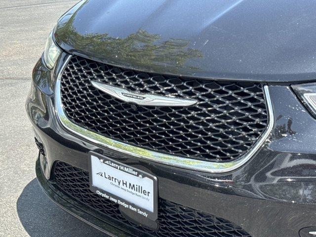 used 2022 Chrysler Pacifica car, priced at $21,586