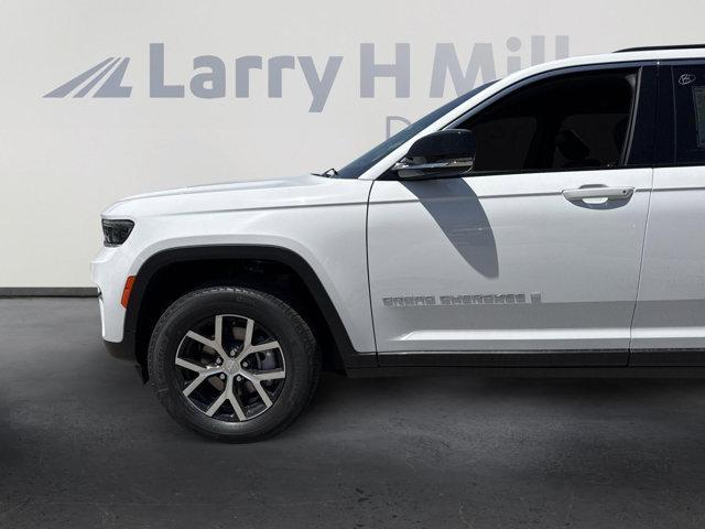 new 2025 Jeep Grand Cherokee car, priced at $43,402