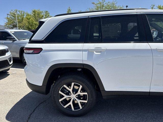 new 2025 Jeep Grand Cherokee car, priced at $43,402