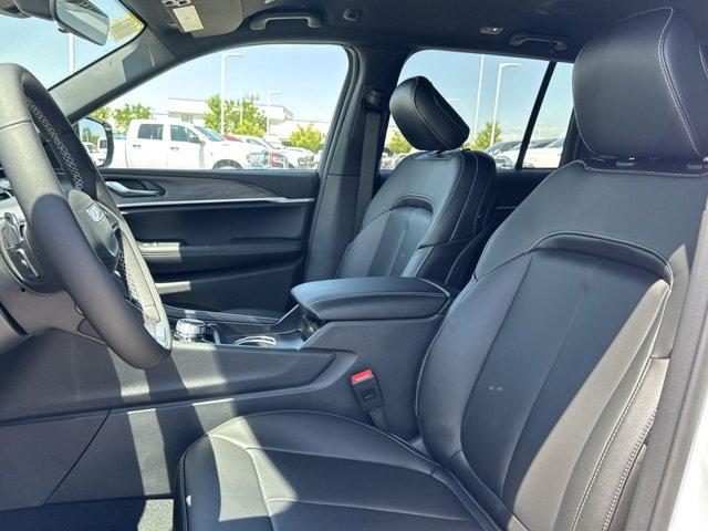 new 2025 Jeep Grand Cherokee car, priced at $43,402